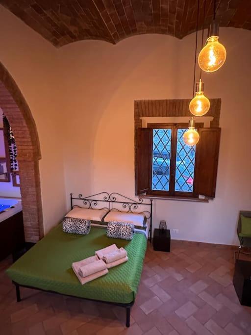 Relax Nella Jacuzzi In Toscana Colle Val D'Elsa Luaran gambar