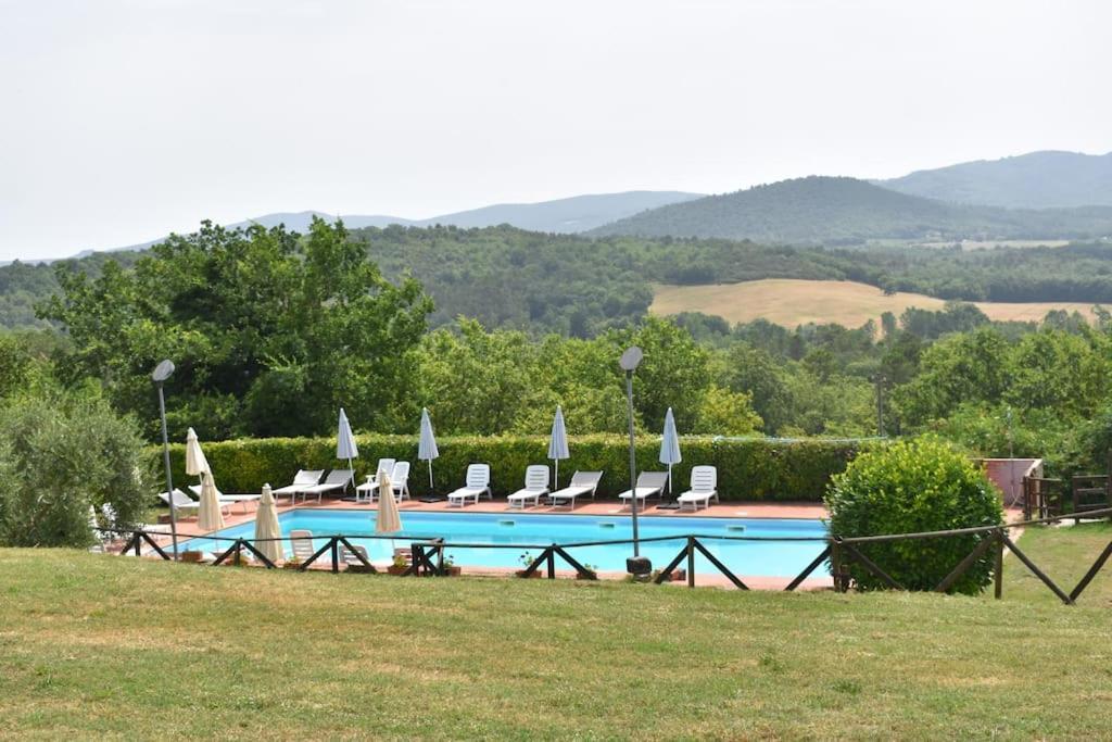 Relax Nella Jacuzzi In Toscana Colle Val D'Elsa Luaran gambar