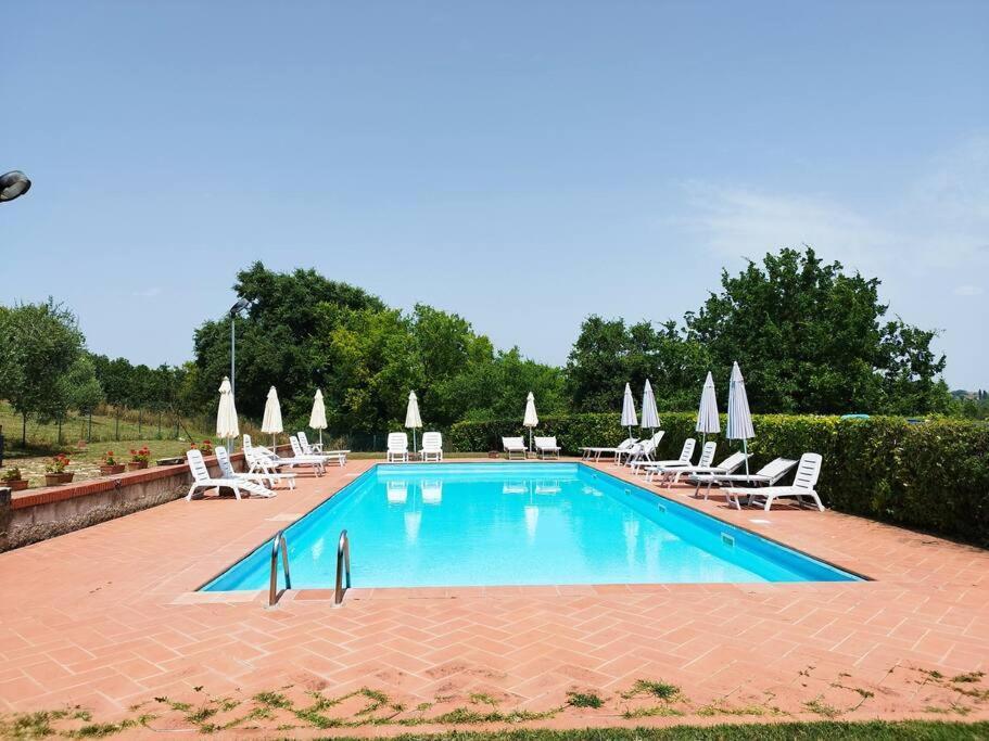 Relax Nella Jacuzzi In Toscana Colle Val D'Elsa Luaran gambar